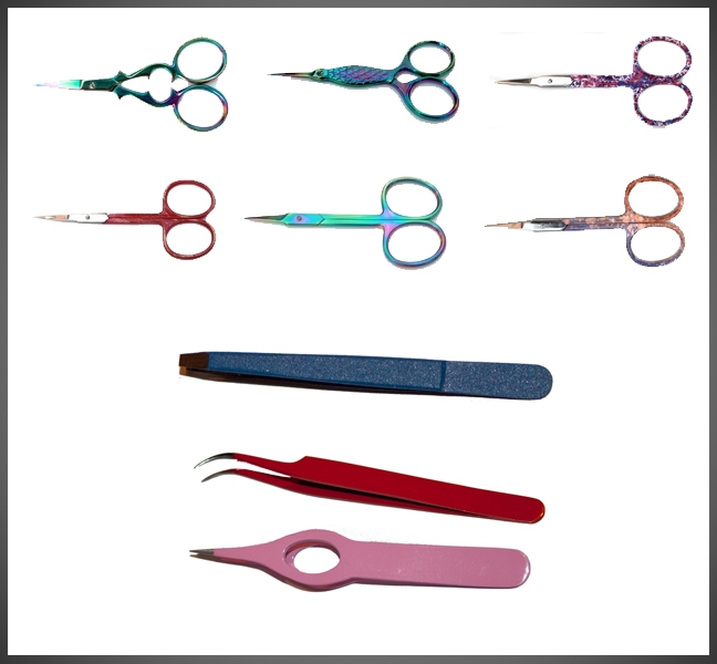 Tweezers ansd small scissors